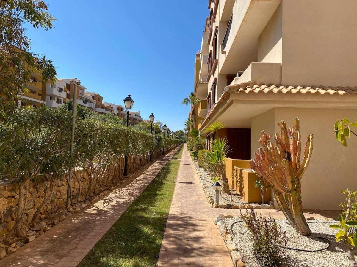 Acogedor Apartamento Al Lado De La Playa Alicante Luaran gambar