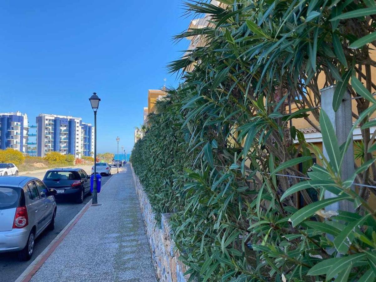 Acogedor Apartamento Al Lado De La Playa Alicante Luaran gambar