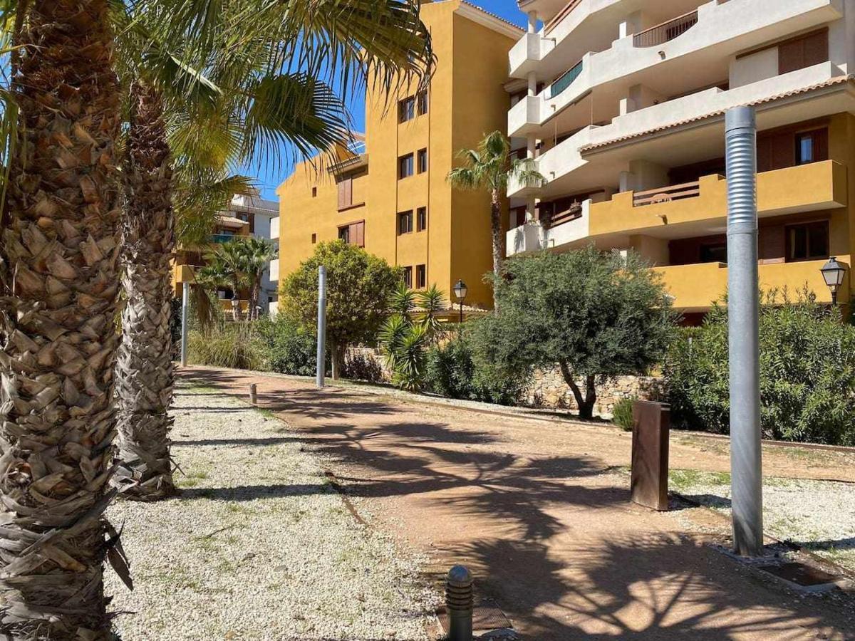 Acogedor Apartamento Al Lado De La Playa Alicante Luaran gambar