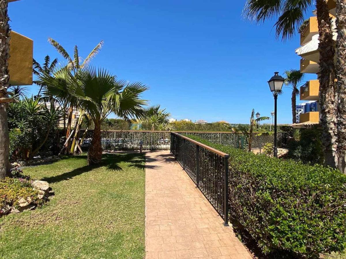 Acogedor Apartamento Al Lado De La Playa Alicante Luaran gambar